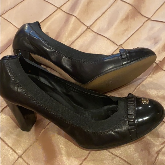 Chanel fabulous black leather heels, size 36.5 - Picture 4 of 12